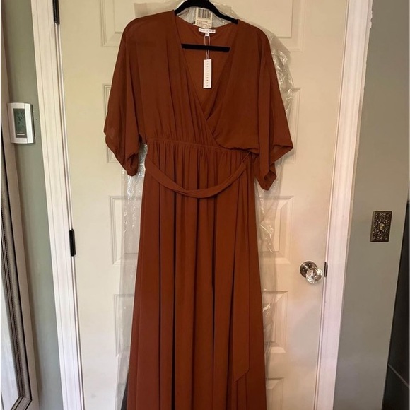 Dress - Picture 1 of 1